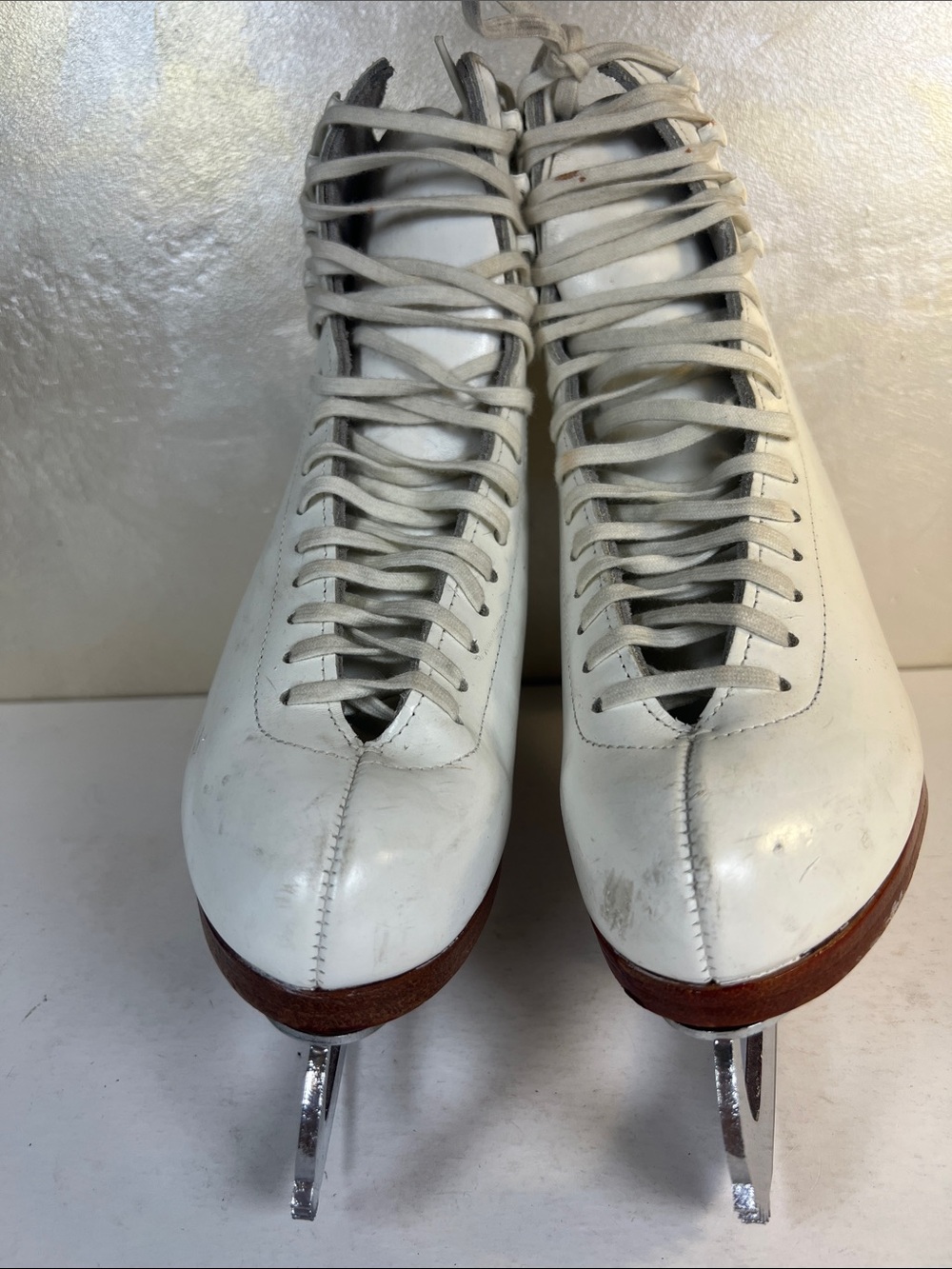 White Women's Lace-Up Figure Ice Skates
